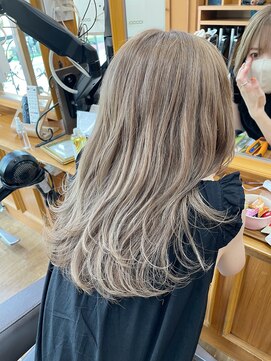 チル(Chill) ホワイトベージュ