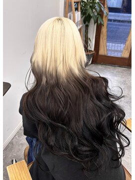イオ(IO) ブロンド×ルーツカラー