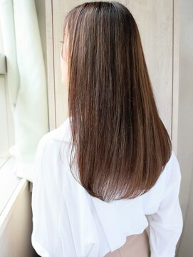 ルティア(Lutia) ナチュラルストレート アッシュブラウン  伸ばしかけヘア★★