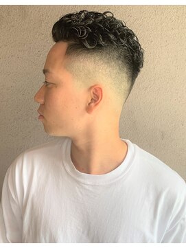 フリーク バーバーショップ 都島店(FREAK BARBER SHOP) スキンフェードリバースパーマ