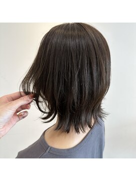 イーチエフ(each f.) 【藤本 麻衣】くびれベージュ