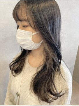 アチーブリス(achieve Liss) 暗髪ベージュ+ホワイトベージュイヤリングカラー ウェーブロング