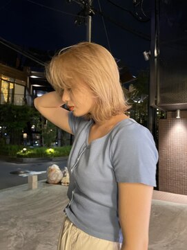 ルル 表参道(lulu.) ボブ 切りっぱなしボブ ボブウルフ ミルクティーベージュ【Riku