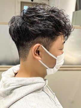 ラベスト キョウト(LOVEST) ツーブロックマッシュにツイストパーマを混ぜて