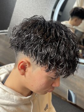 ワールドシップモトマチ(WORLD SHIP MOTOMACHI) 縦落ち ツイストスパイラルパーマ