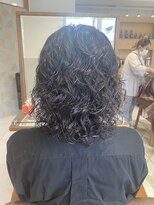 リボーン ビューティー リゾート 松戸店(re-born Beauty Resort) ウルフベリーショートカルマパーマアッシュブラック