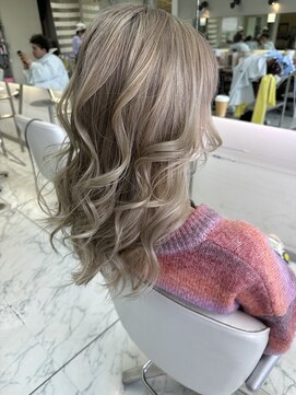 クリスタル(CRYSTA) ミルクティーベージュ