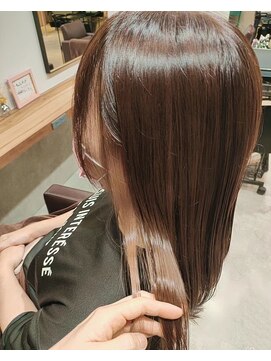 ヘアーズクリッツア(HAIR'S CKRIZIA) さりげなくイヤリングカラー