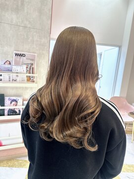 リー 梅田(Lee) 透明感たっぷりミルクティーベージュ