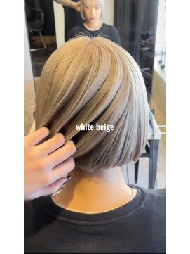 ヴァーディ オモテサンドウ(Vardy omotesando) white beige/ホワイトベージュ ブロンド ボブ