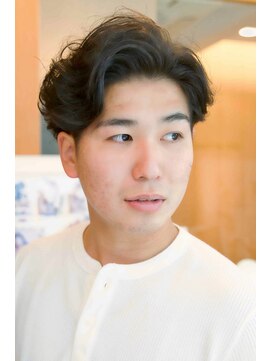 ビュートリアム 鎌倉小町(BEAUTRIUM) 前髪悩み解決！流れる前髪×刈り上げな大人の色気スタイル[渡沼]