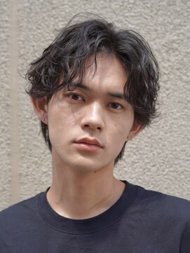 フィフス トウキョウ (fifth TOKYO) ラフな質感が◎シャドウパーマ×センターパート