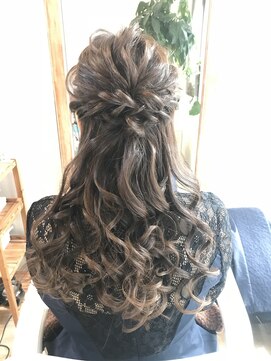 ロカット サロン(Roquat Salon) ゆるふわ大人ハーフアップアレンジ【ヘアメイク 立川南/袴】