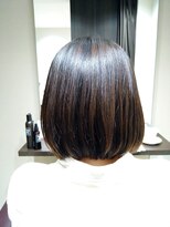 シンリア(ShinLia) 20代30代40代前下がりストレート大人ボブリップライン