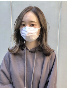 エディ(eddie) 【eddie】外ハネミディアムヘア×グレージュ