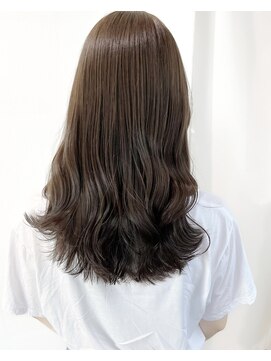 プラグ バイ ネオリーブ(plug by neolive) 暗めベージュカラー☆美髪/ネビージュ/こなれミディ