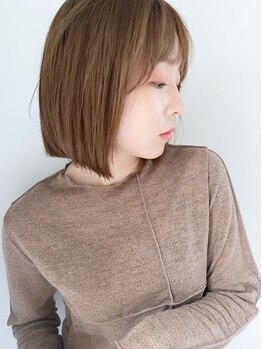 アンサム(UNSOME)の写真/【全席半個室/カラー専門店】[ポイント¥1950/リタッチ¥2500]隠すから魅せるカラーで白髪染もお洒落な印象に