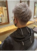 20代刈り上げハイトーンマッシュ★アッシュカラー