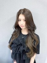 ジェニーバイメノン(JENNIE by Menon) 美髪ロング　ヨシンモリ　韓国ヘア　小顔