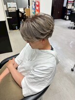 アイズ 本厚木(AIZU)&nbsp;白髪ぼかしハイライト ホワイトベージュ