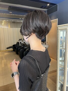 コワファースト 大分(COIFF1RST) やんわり刈り上げショートボブ！グレージュカラー