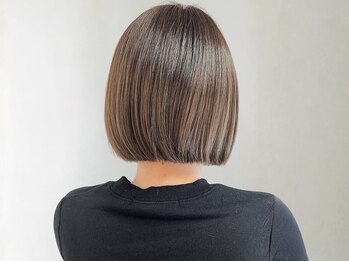 ティアトロアンドリミテバイティアトロ(teatro&limite by teatro)の写真/骨格や雰囲気に合わせた似合わせカットが人気の美容室♪ショートやボブ、顔周りのレイヤーカットもお任せ◎