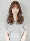 柔らか質感の大人フェミニンロングヘア