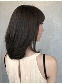 オリーブベージュ×ミディアムレイヤー