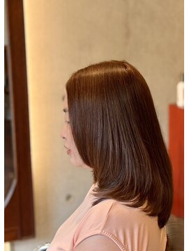 ヘアサロン ササヨシ(hair salon SASAYOSHI) 艶めくウォームブラウンの大人レイヤーミディ
