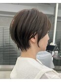 ナチュラルストレート x ショート(30代向け) 小顔カット