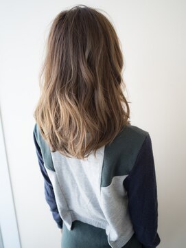 ローラン(ROULAND) 【ホイルヤージュ】毛先に徐々に明るくなる無造作ウェーブ