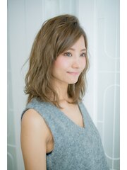 ハニーヘアー×マーメードアッシュ×斜めバング波ウェーブ