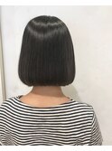 アッシュ 黒髪 大人かわいい 暗髪 ナチュラル 前下がり 20代
