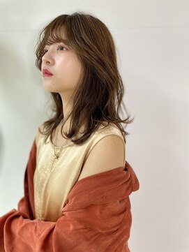 ルーイ(LOUIE) 韓国風顔まわりレイヤーカット/ヘーゼルベージュ