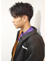 フランクスバーバーリザーブ 人形町店(FRANK’S BARBER RESERVE) 前下がりセンターパートソフトツイストスパイラルS