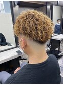スキンフェード×ツイストスパイラルパーマ