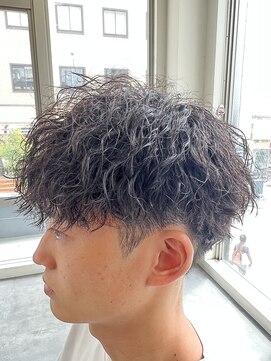 バース バイ ハピネス(BIRTH by happiness) ツイストスパイラルパーマツイストパーマメンズマッシュパーマ