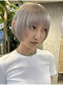 ショートボブダブルカラーハイトーンボブミルクティーベージュ