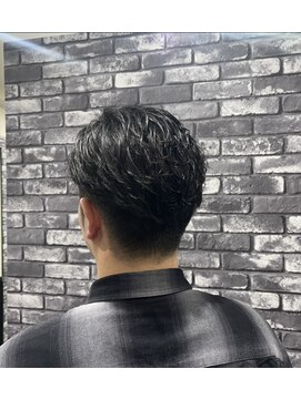 プラウド(PROUD) ワンカールパーマ　田町　理容室　顔剃り　床屋　七三