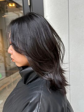 ミズチャーム(Ms.CHARM) 顔周りレイヤー/くびれセミロング