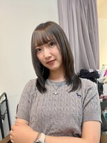 ノエ(Noe) 小顔前髪レイヤーカット前髪ありアッシュブラン
