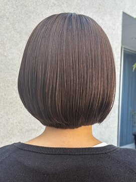 トップヘアーヒルズ 安城(TOP HAIR HILLS) 安城切りっぱなしミニボブショコラブラウン艶髪面長丸型20代30代
