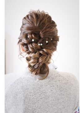 ヘアーガーデン バレッタ(hair garden barretta) ツヤ編みアレンジ