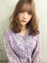 ヘルシーベージュでつくるモテミディ