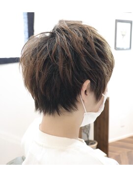 ウィスカーヘアー(whisker hair) マッシュショート