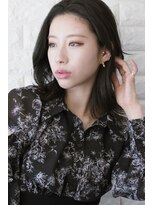ノイン(noine)&nbsp;グレー系ヘアカラーでどこか儚い、優しげladyに。