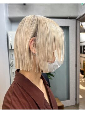 ジーナ(XENA) milky white