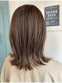 軽めのミディアムハネスタイル