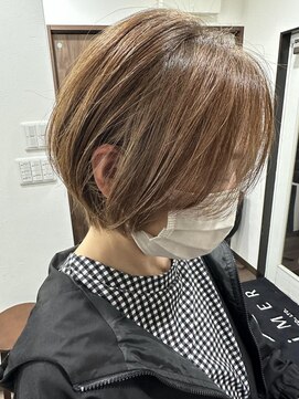 エメヘアデザイン ルイス(Aimer Hair Design Lewis) ショートボブ/.脱白髪染め/白髪ぼかし