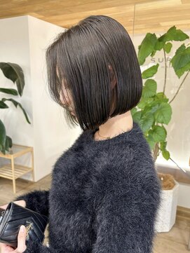 サーリー(SURLY) 丸みボブオリーブベージュイルミナカラー前下がりカット